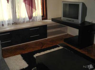 Artles polica za TV 06