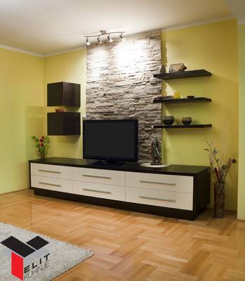 Vitrina za TV 4