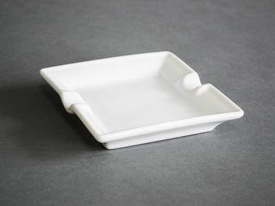 Porcelanska pepeljara 2014-C